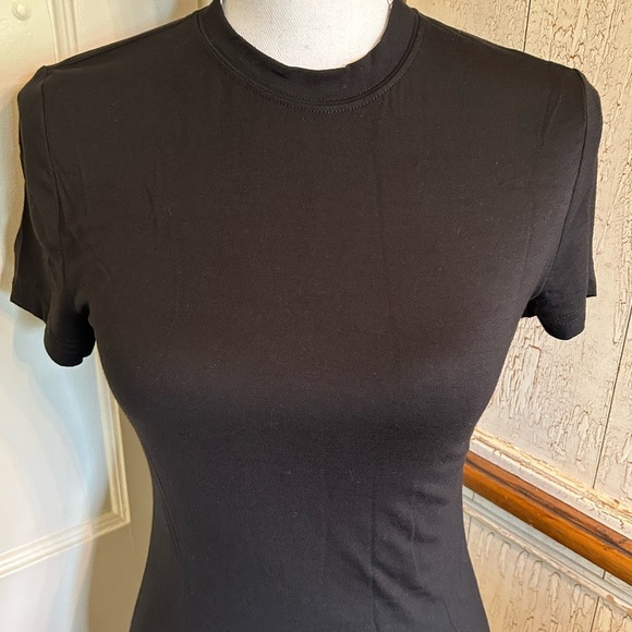 Black T-Shirt Style Midi Dress - Picture 2 of 9